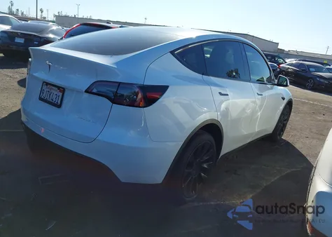 2023 Tesla Model Y Awd/Long Range Dual Motor All-Wheel Drive из США, поврежденный, VIN 7SAYGAEE5PF886680